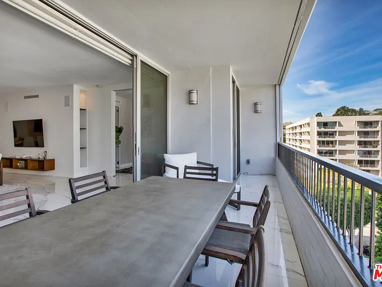 1100 Alta Loma Rd #1103 — Photo 36