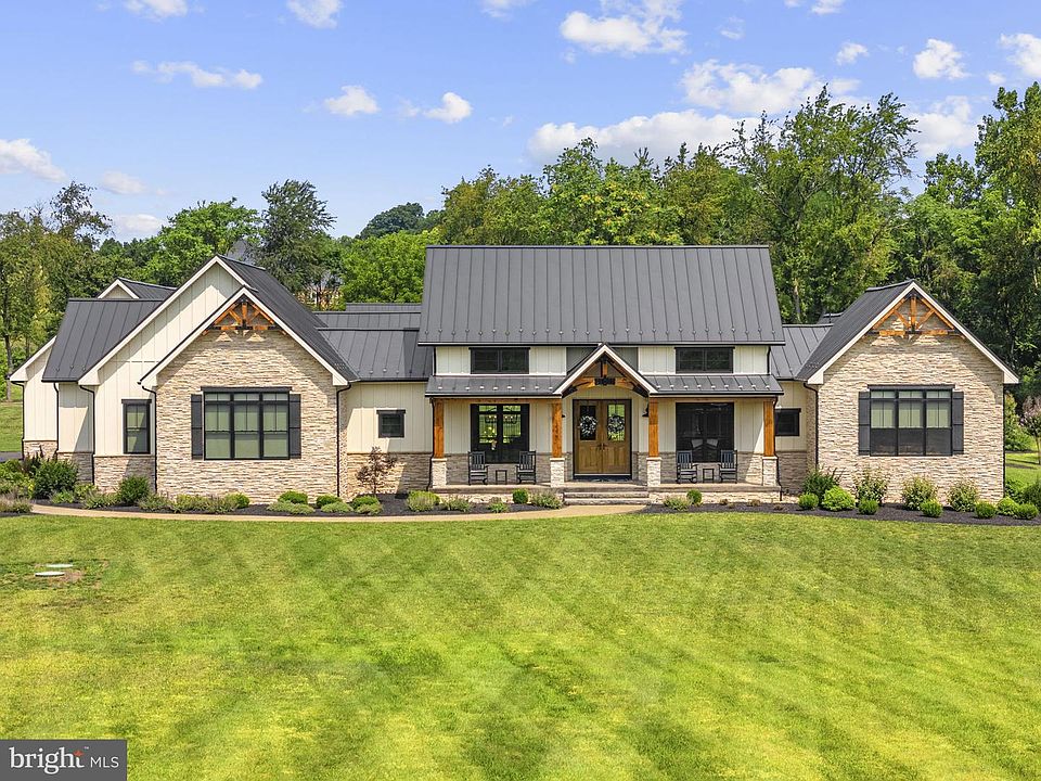 1st image of 144 Robinson Dr
