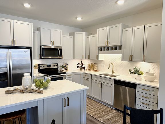 3rd image of 6717 Oak Grove Pkwy N #1409