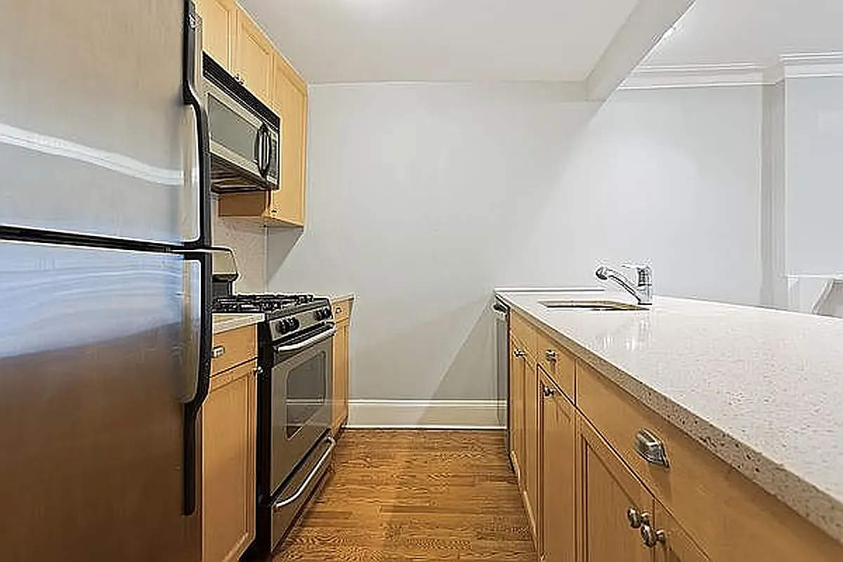 650 Tenth Street — Photo 3