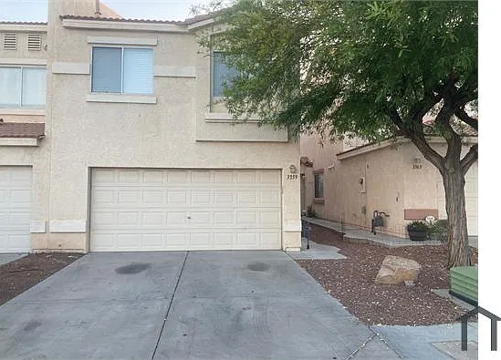 3 bed, 1370 sqft, $1,900 — Photo 2
