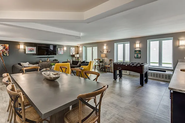 Rented by Compass | media 21