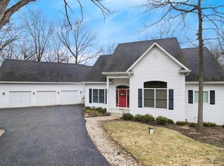 192 Rabbit Run, Ingleside, IL 60041