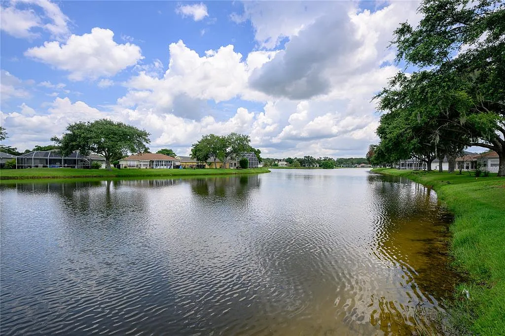 3 bed, 2.0 bath, 1472 sqft, $2,700 — Photo 3
