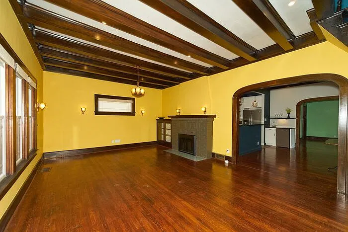 3 bed, 3.0 bath, 2596 sqft, $2,495 — Photo 4