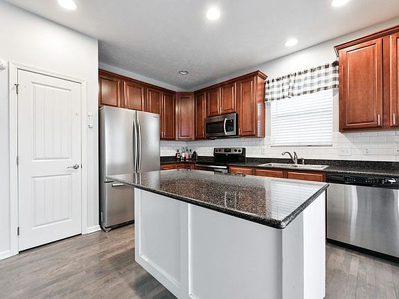 5th image of 6451 Elm Hurst Dr