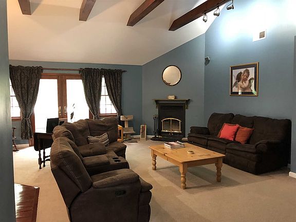 4th image of 6 Spruce Dr