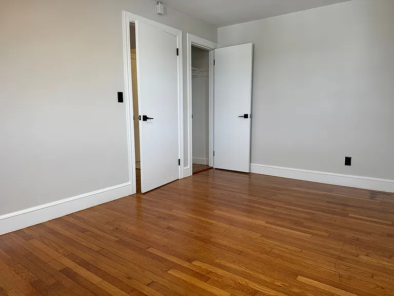 24 Pine St — Photo 6