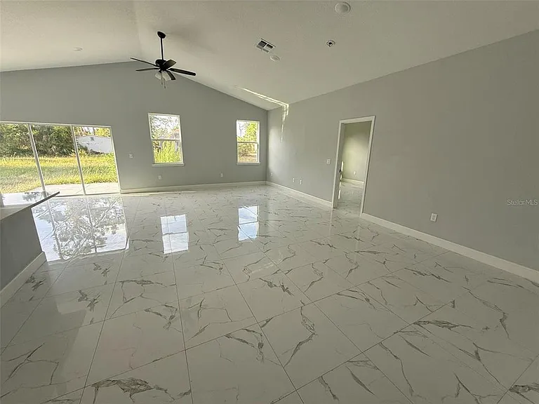 512 Sunset Rd N — Photo 7