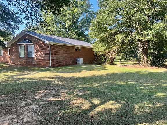 3rd image of 250 Southside Rd