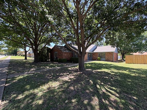 3rd image of 1362 Southridge Dr