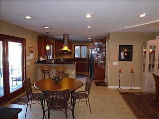 5th image of 3014 Joan Ln