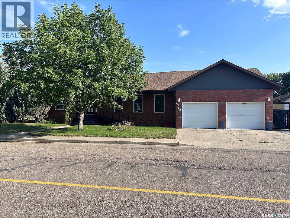 1st image of 2550 Cardinal Cres