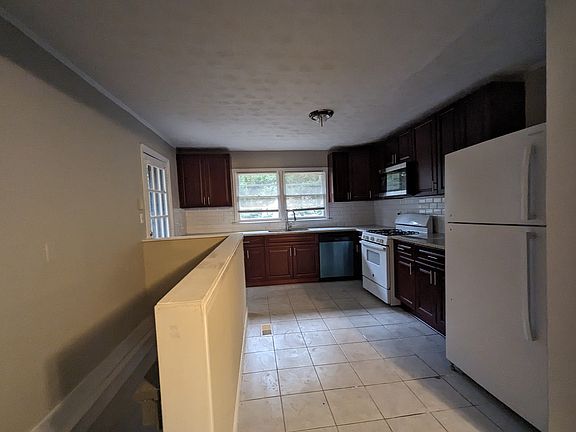 5th image of 784 Blackwell Ln