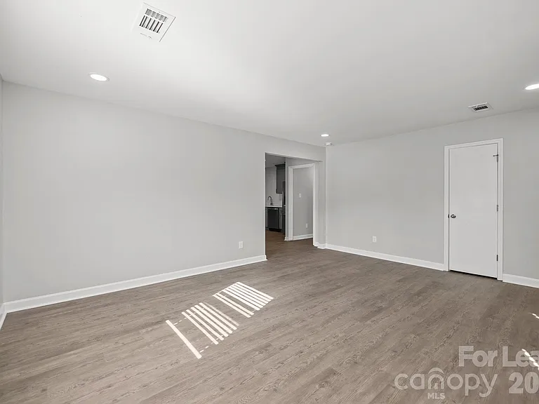 1853 Lakedell Dr — Photo 5