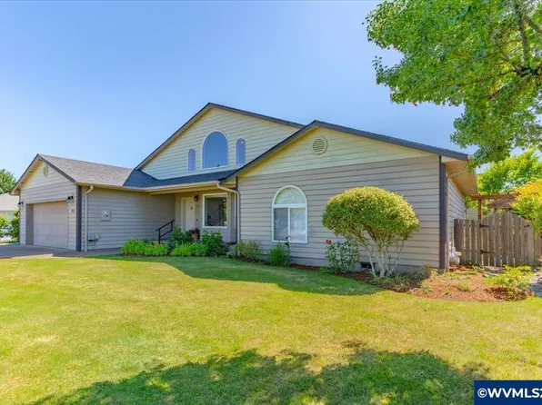 312 SE Foundation Dr, Dallas, OR 97338