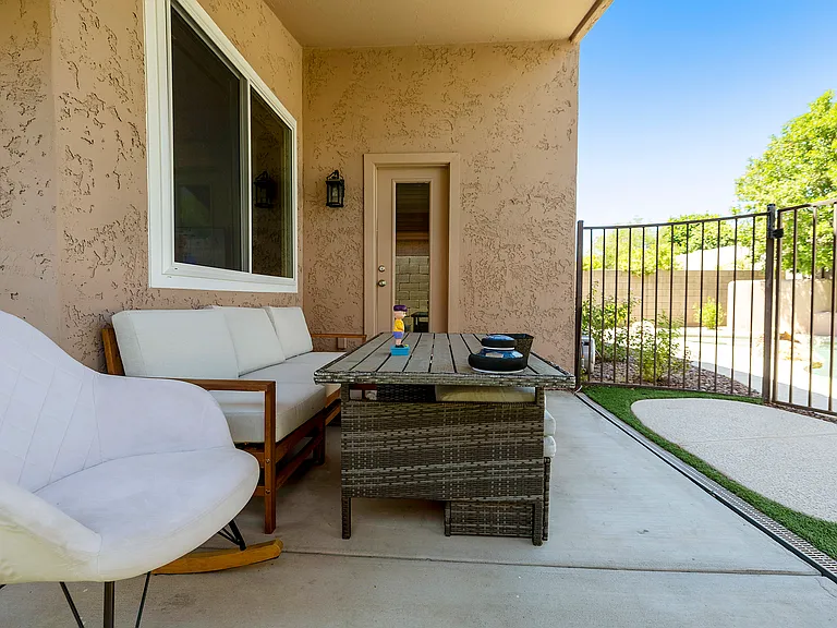 4704 E Weaver Rd — Photo 48