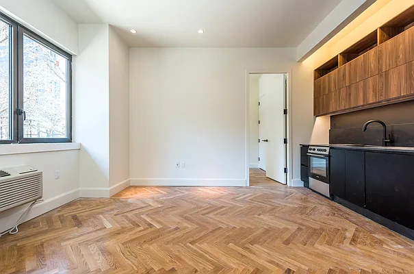 Rented by Nooklyn NYC LLC | media 123