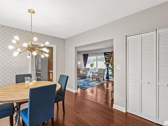 4th image of 2555 Maryview Ln
