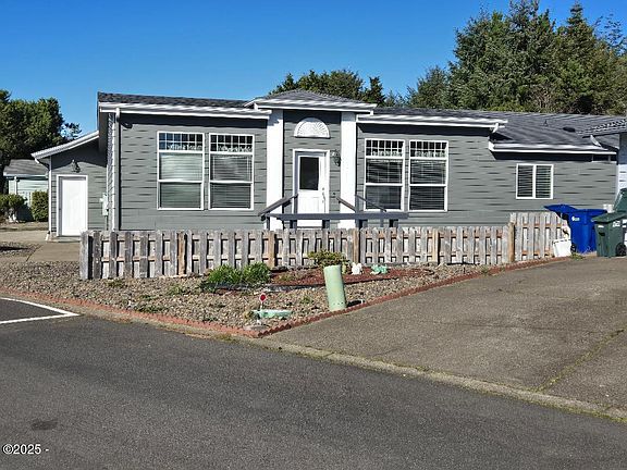 2nd image of 6060 NE Evergreen Ln