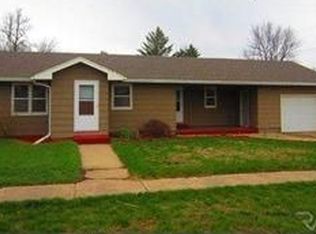 316 E 4th Ave, Lennox, SD 57039