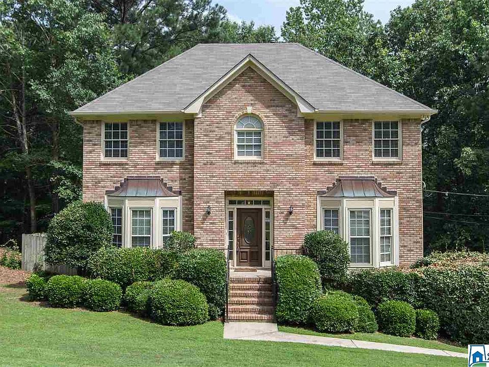 1st image of 253 Woodbury Dr