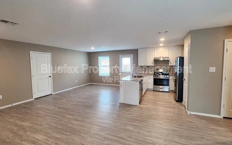 13869 Llama Pl — Photo 4