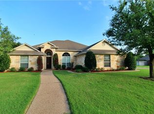 405 Oakberry Dr, Hewitt, TX 76643