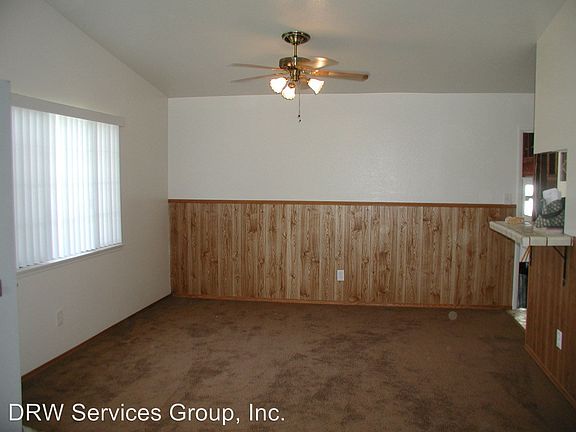 4th image of 2124 Hemlock Ave