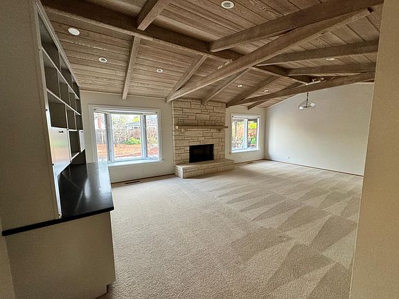 Living room & Dining room