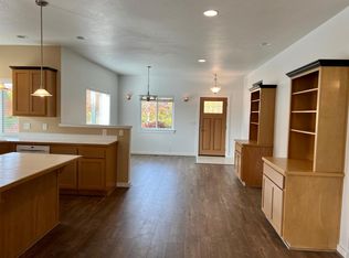 1114 Buck Point St, Central Pt, OR 97502