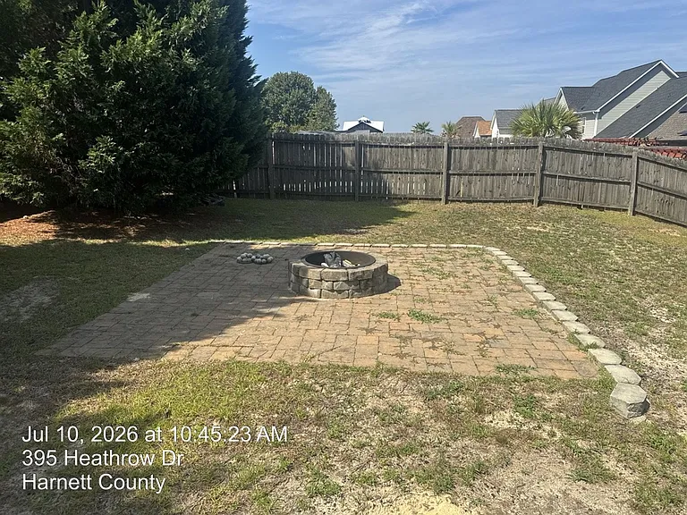 395 Heathrow Dr — Photo 7