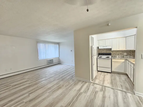 1878 W Thirteen Mile Rd #3, Madison Heights, MI 48071