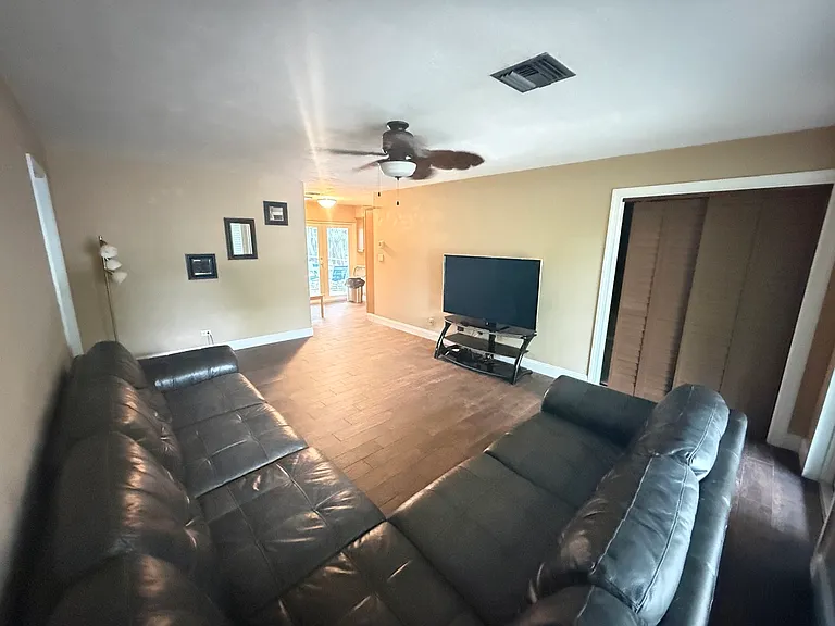 6 Atlantic Ave — Photo 2
