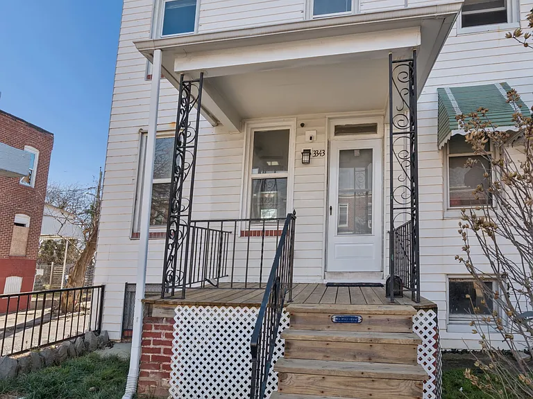 3343 Ravenwood Ave — Photo 1