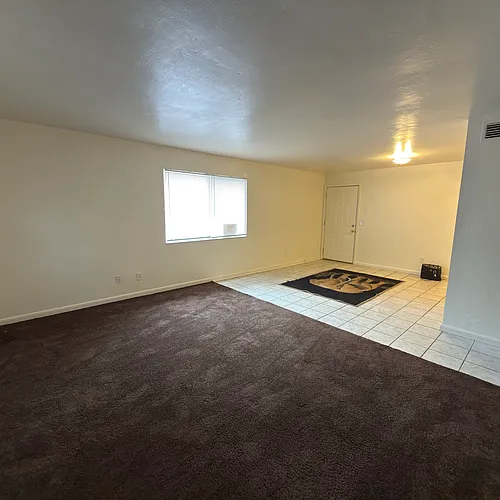 1600 SE 39th Ter #4 Photo 1