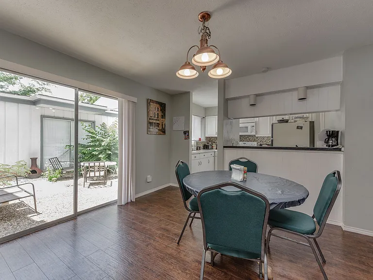 2709 N Bell Ave #3 — Photo 24