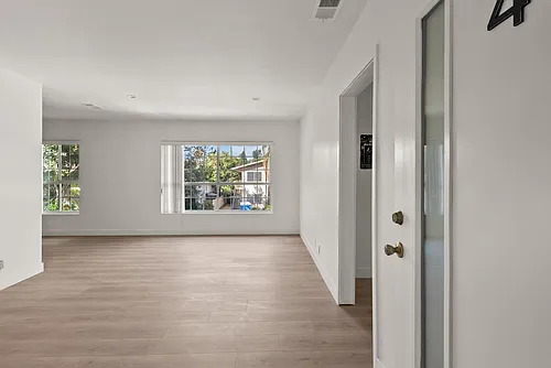 904 N Gardner St #4 Photo 1