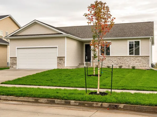3351 Brook Landing Ct, Des Moines, IA 50317