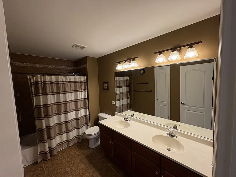 Second full bath (double vanity)