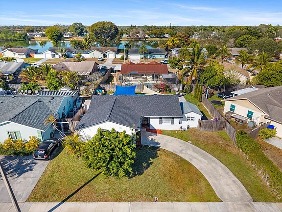 4th image of 1125 Rhapsody Way