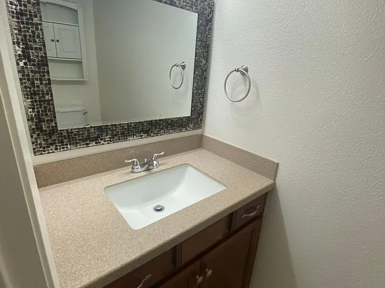 2212 Pine St — Photo 49