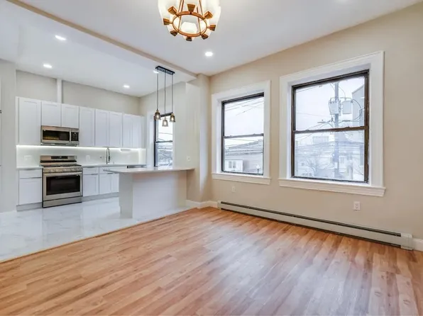 3302 Palisade Avenue image 5 of 22