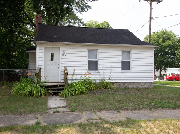 109 Hamilton St, Dowagiac, MI 49047