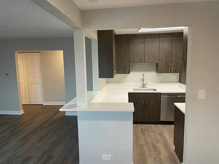 1146 W. Morse Ave — Photo 6