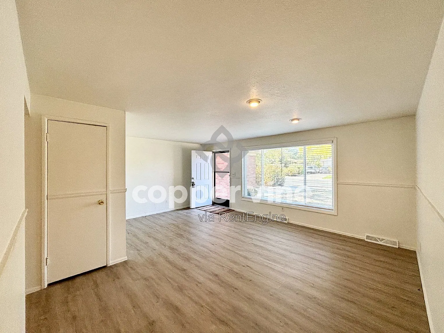 3 bed, 1.0 bath, 1144 sqft, $2,480 — Photo 4