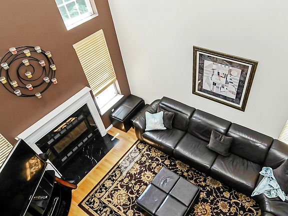 4th image of 135 Warbler Dr