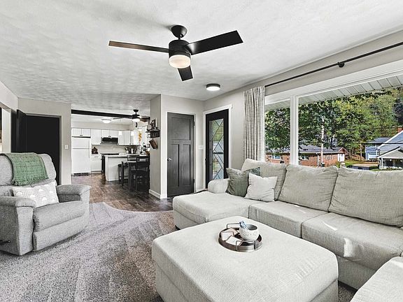 5th image of 694 Kaufmann Ave