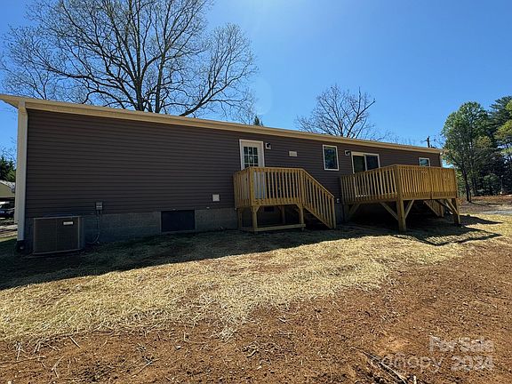 2nd image of 15 Tupper Ln