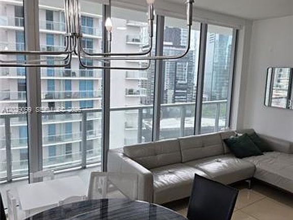 2nd image of 1111 SW 1st Ave APT 2020